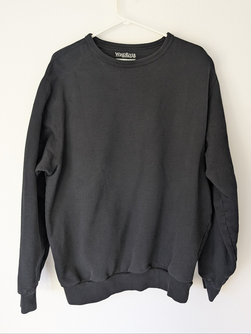 Windriver - Men’s Black Crewneck Sweater Size Lg